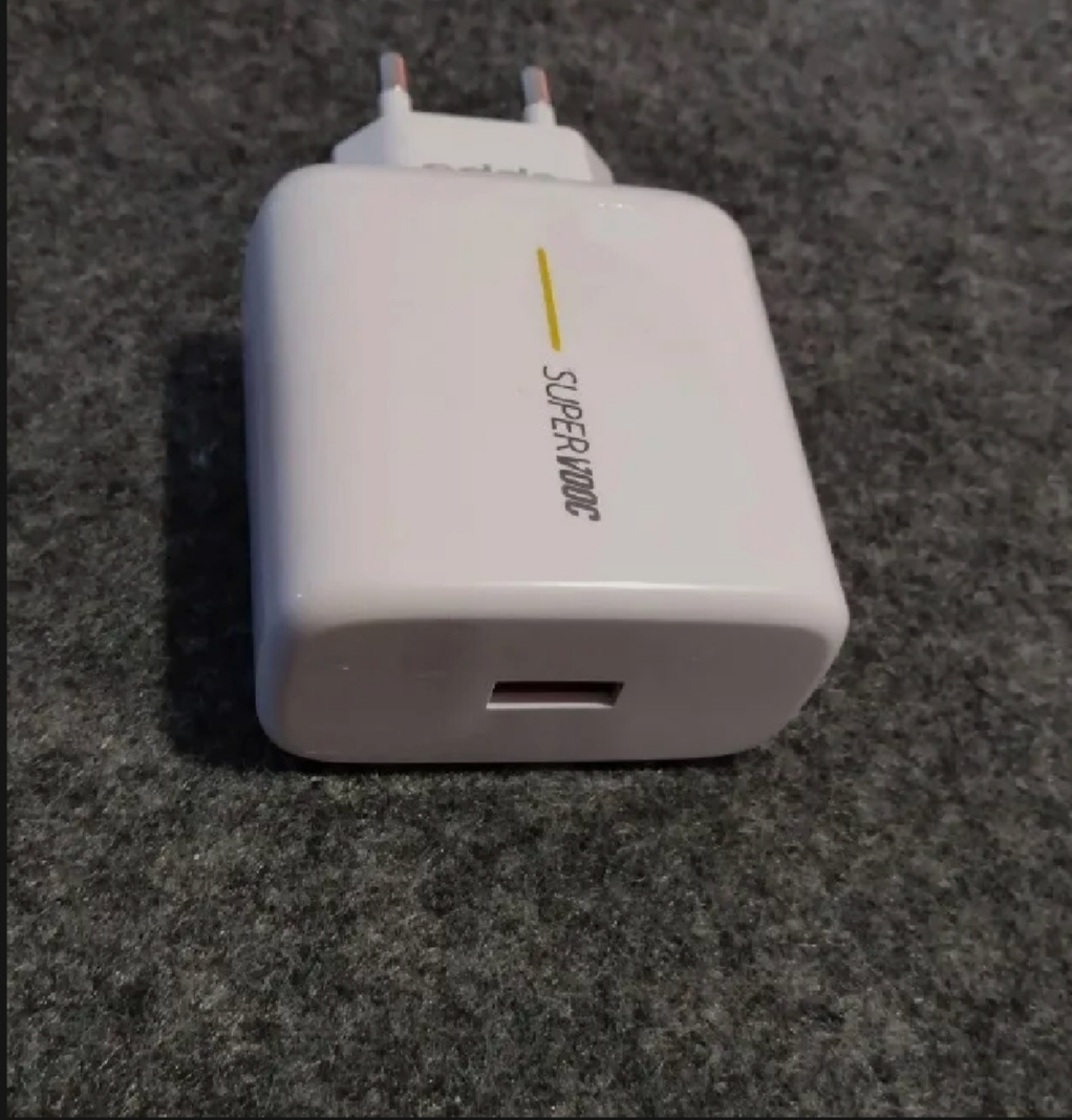 Picture of Real Me CHARGER Power adapter Kit 5V - 2A / 10V - White