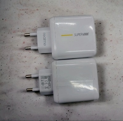 Picture of Real Me CHARGER Power adapter Kit 5V - 2A / 10V - White