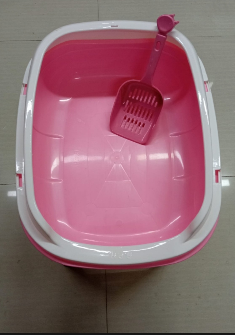 Picture of Cat Litter Box with Free Scoop