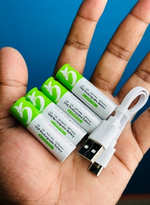 Picture of SmarToools RB40 AA 1.5V 2600mWh Rechargeable Battery (4Pcs Set) - White