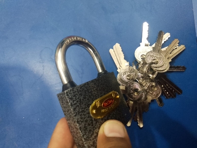 Picture of 63mm China Black Heavy Duty IRON Padlock Metal liver (Black)