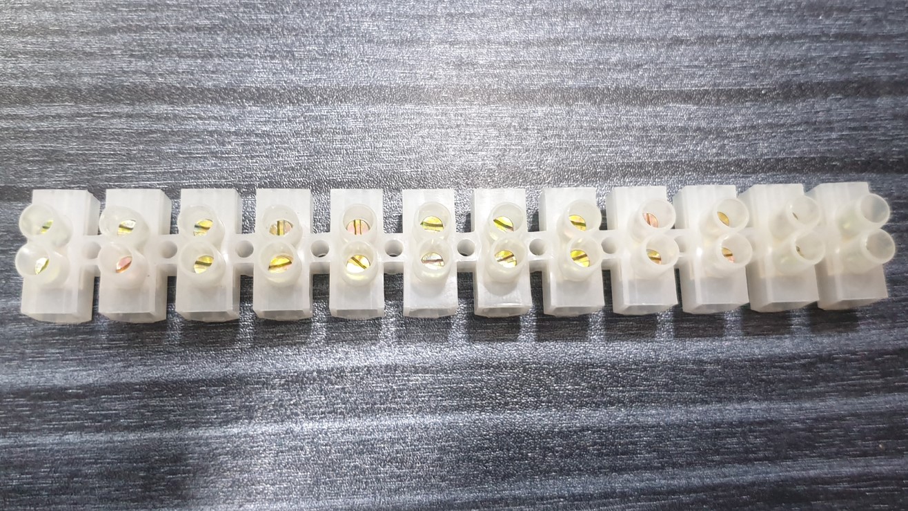 Picture of Terminal block 6 ampere connector 2 stick Electrical Wire Connector 6 Ampere - White