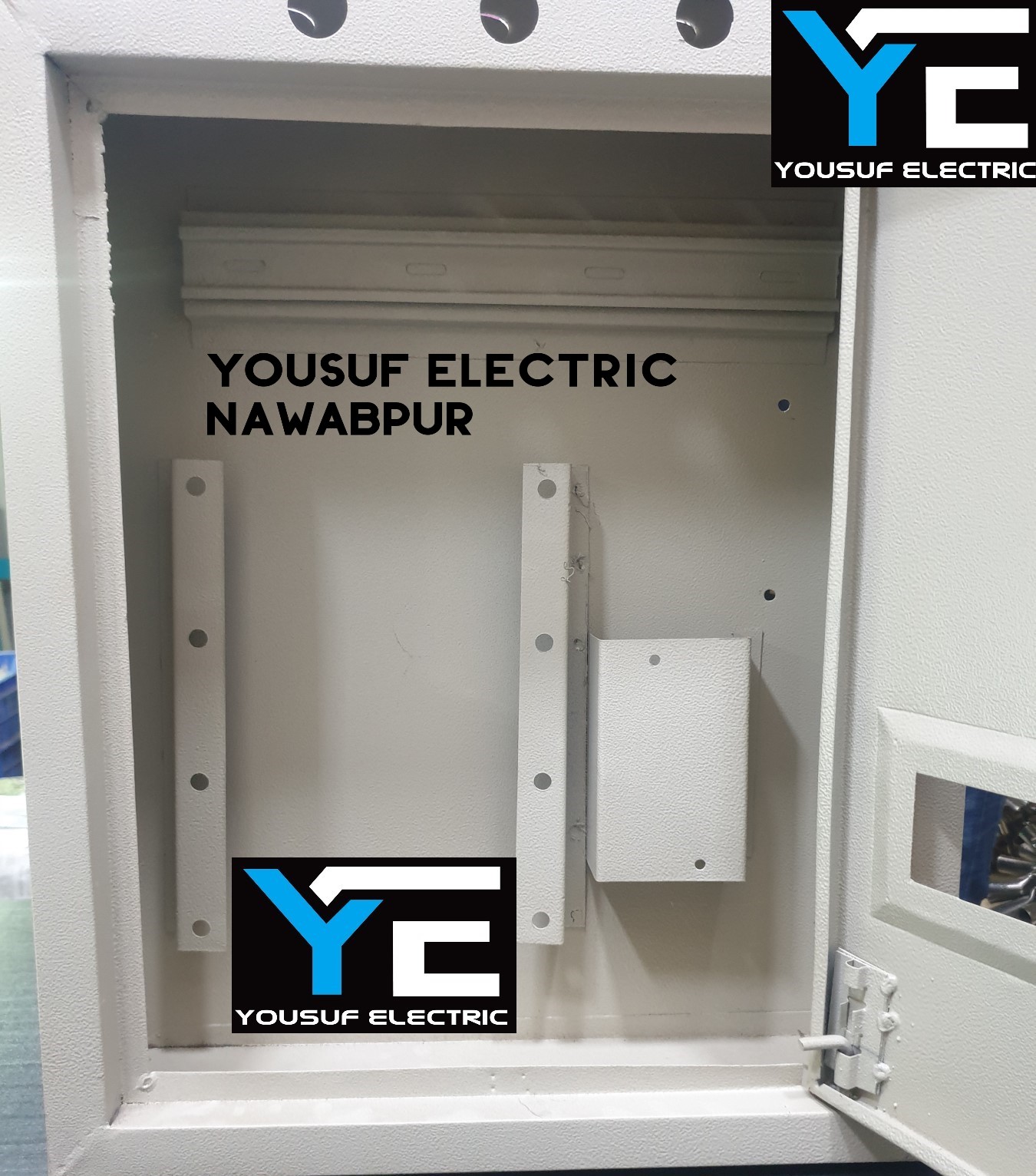 Picture of Distribution Box 20X16X5 Panel Box Sdb Box Db box mdb box steel box Board Industrial Box - Off White