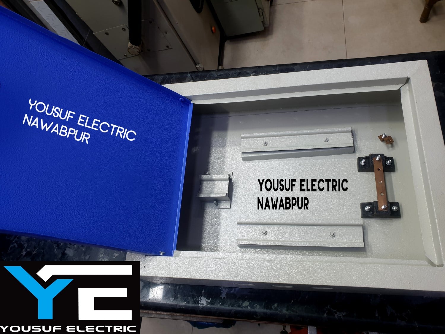 Picture of Distribution box 12x16x4 panel box sdb box db board industrial box full setup - Blue