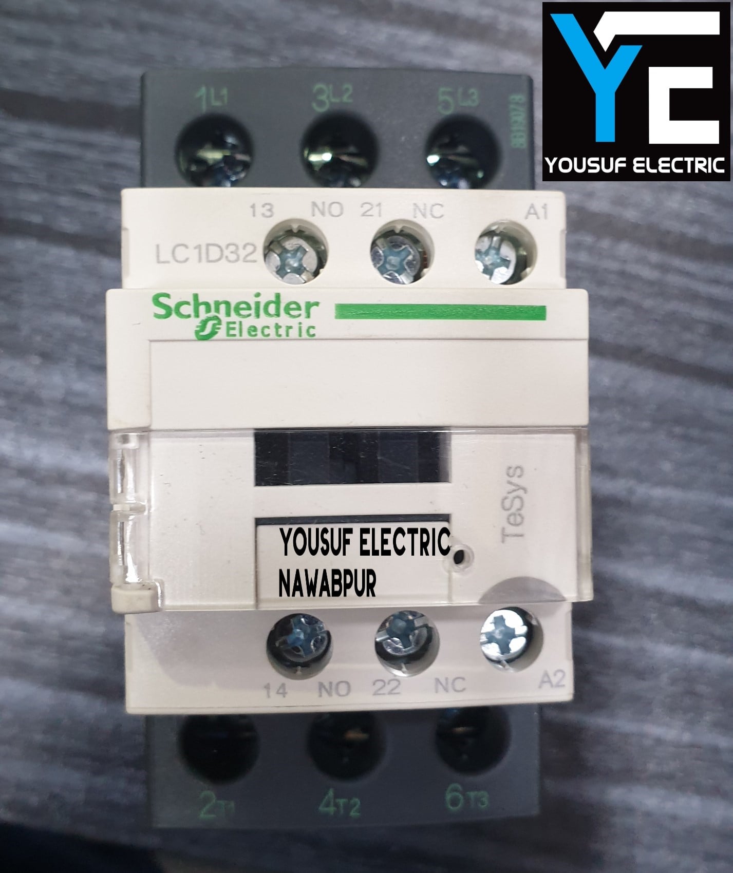 Picture of Magnetic contactor switch schneider LC1D32 tesys AC 220V ITH 50A - White