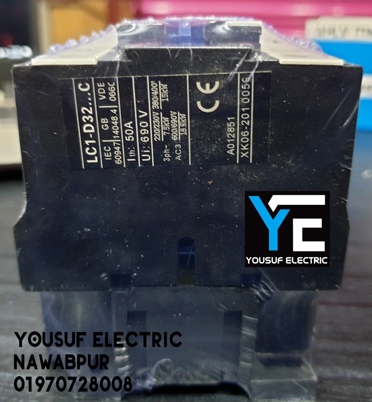 Picture of Magnetic Contactor Telemecanique LC1 D32 3 Phase 50 Ampere AC 3p NO NC Copper coil Voltage AC 220V three phase for Industrial use replace Finder Relay - Black