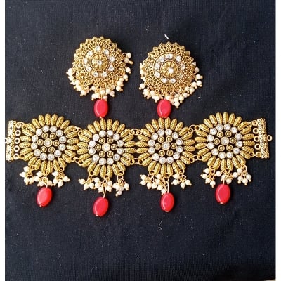 Picture of Gorgeous party wear antique golden necklace and earring set for girls and woman. - Gold
