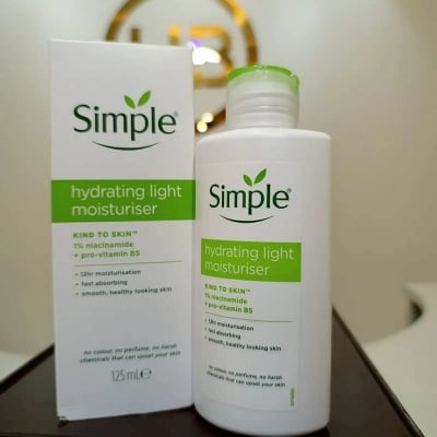 Picture of Simple Kind to Skin Hydrating Light Moisturiser - 125 ml