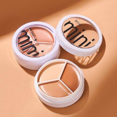 Picture of Sweet Mint Concealer Palette 3 Color Long lasting High Coverage concealer