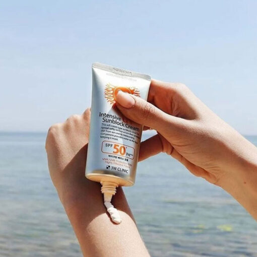 Picture of 3W CLINIC UV Sunblock Cream SPF50 PA+++ 70ml Refreshing Sunscreen Moisturizing Whitening Lightening Sun Cream Oil-control new(Glow N Touch Beauty)