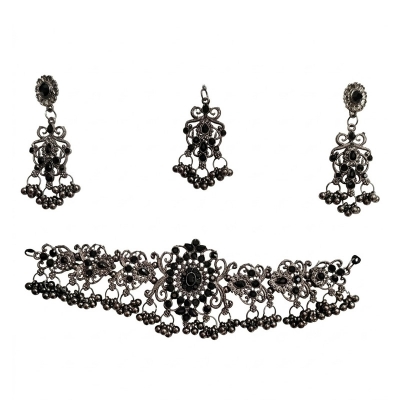 Picture of new fashionable necklace/chokers set FOR women