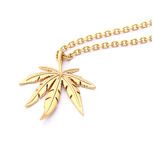 Picture of Premium Quality - Men's Design Matte Necklace For Man Maple Leaf Choker Pendant Men Necklace - Couture - High-end - Elite Expression