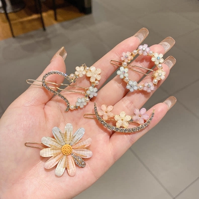 Picture of Understated -Craftsmanship and Trendy -Alloy flower rhinestone sideclip hairclip set For Women/Girls- Progressively Better