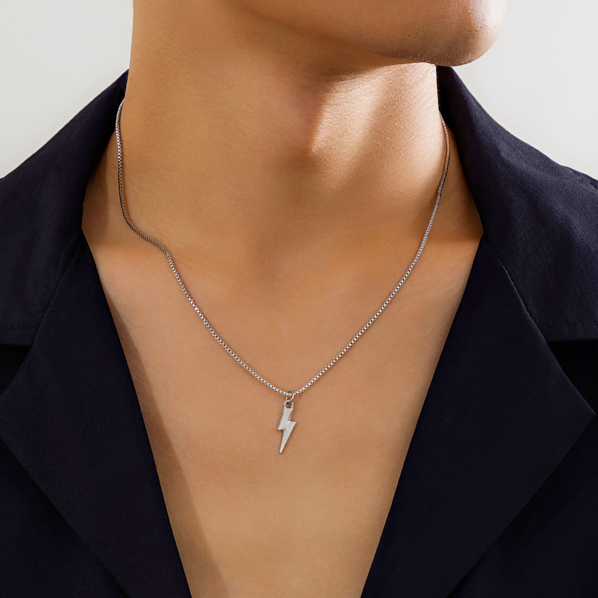 Picture of Silver Pendant Necklace Chain  for Men