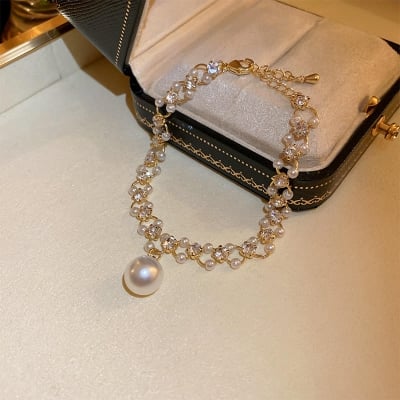 Picture of Women Golden Color Lucky Bracelet Diamond   Crystal Bracelet For  Women