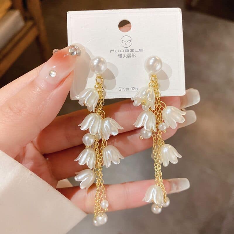 Picture of Korean Elegant Cute Rhinestone Butterfly Stud Earrings For Women Girls Fashion Metal Chain Boucle D'oreille Jewelry Gifts
