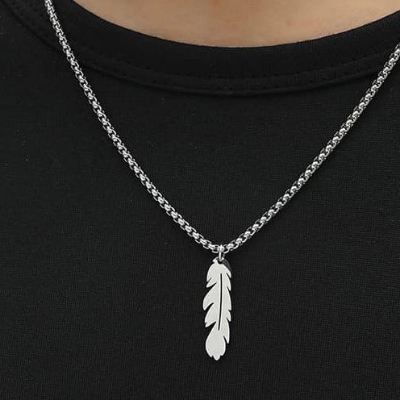 Picture of Men's Necklace Stainless Steel with Lucky Leaf  Pendant and SilverChain  Stainless Steel
