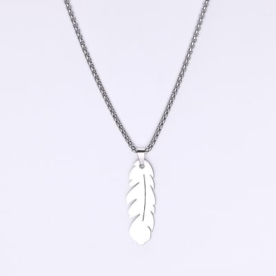 Picture of Men's Necklace Stainless Steel with Lucky Leaf  Pendant and SilverChain  Stainless Steel