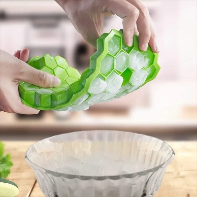 Picture of New High Quality Silicone Ice Cube Tray with Cover Food Grade Small Kitchen Appliances Ice Makers