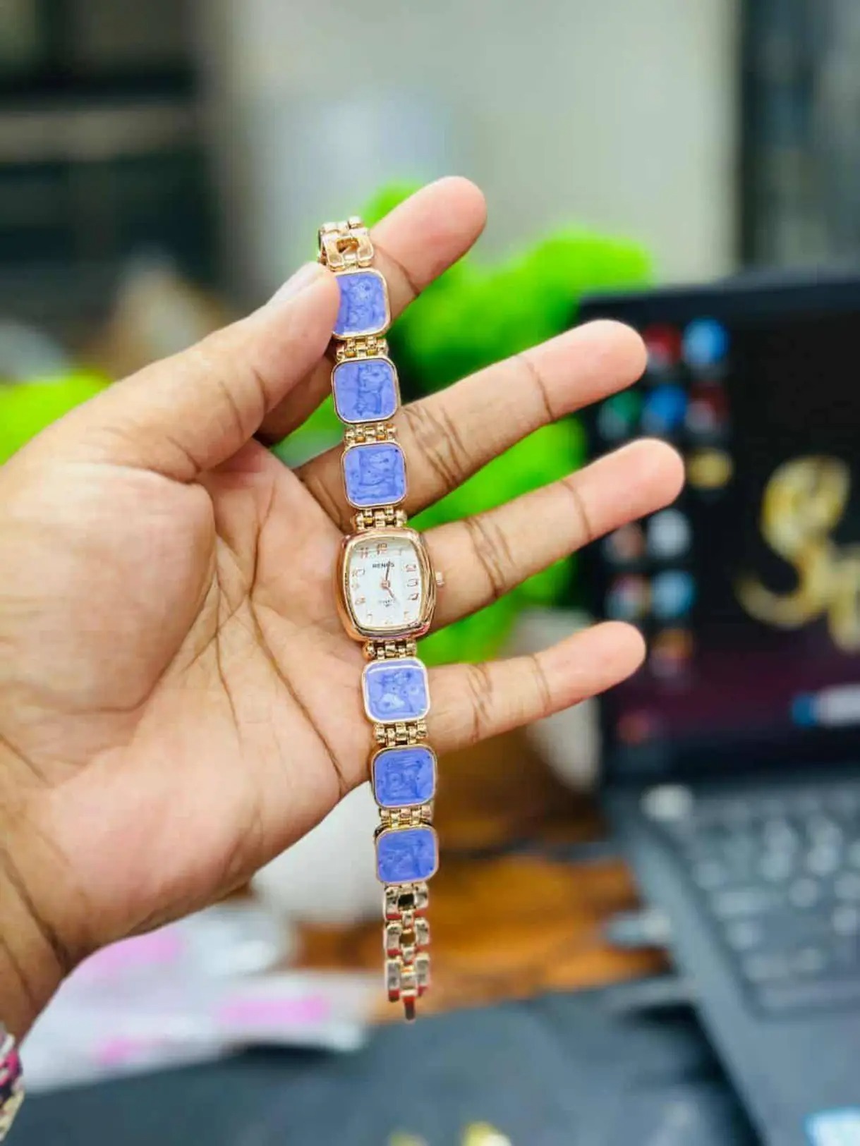 Picture of Ladies Korean Fashion  Rhinestone Wristwatch