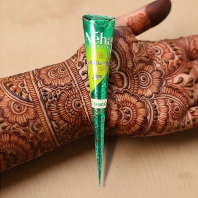 Picture of Neha সবুজ হেনা মেহেদী (25 গ্রাম)-1 পিস কোন - mehedi design sticker paper