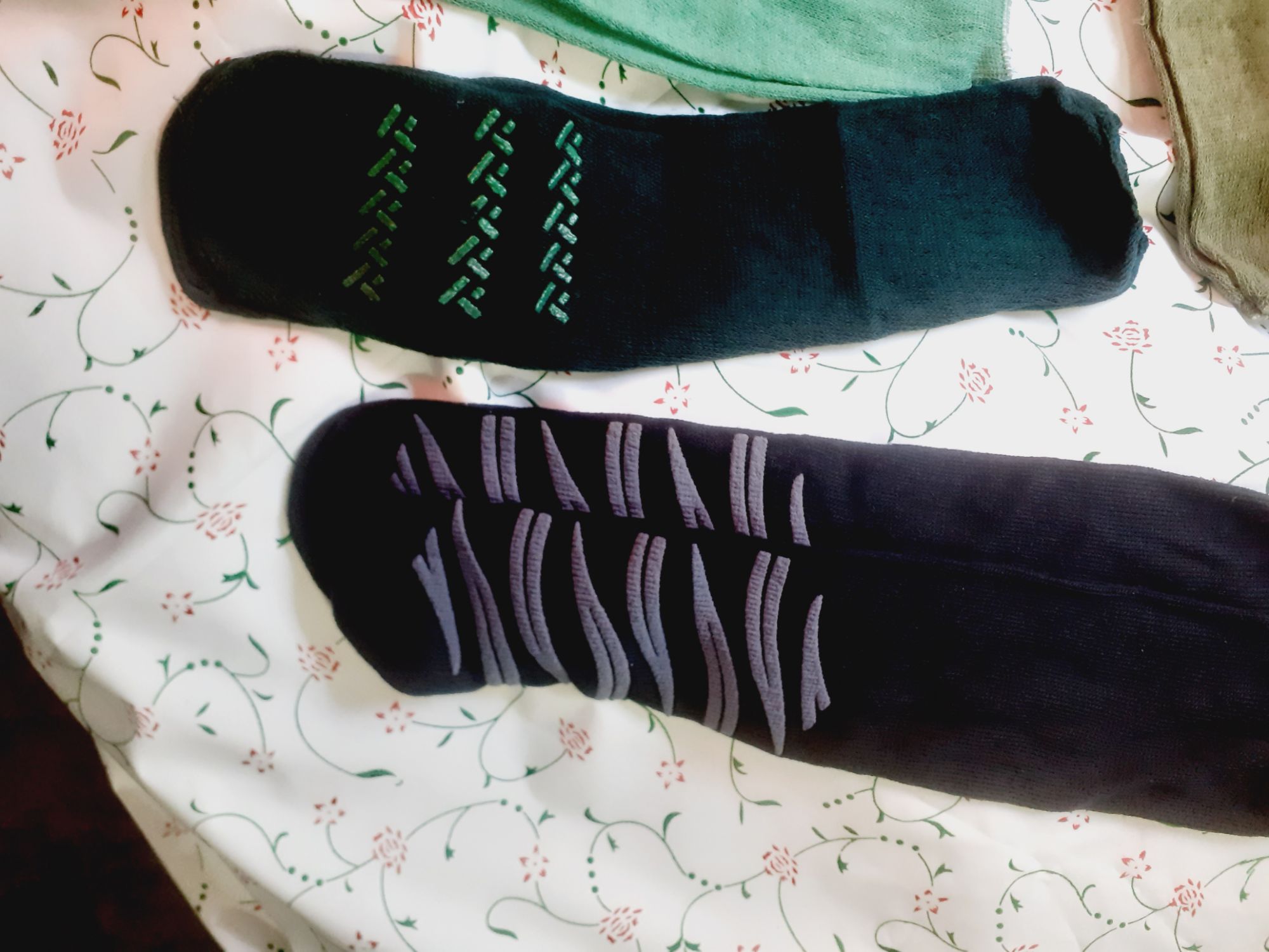 Picture of 2 Pair Anti Slip Grip Non Skid Crew Cotton  Socks