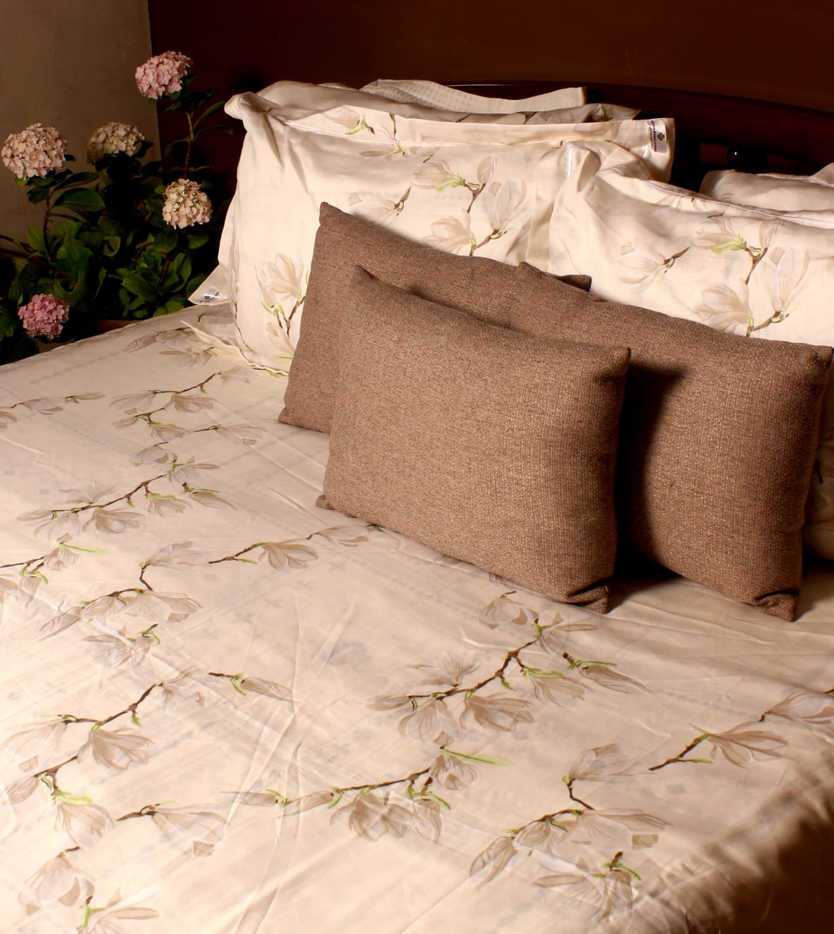 Picture of 100% Premium Cotton Bedsheet Set (Includes 1 Bedsheet and  4 Pcs Pillow Covers)