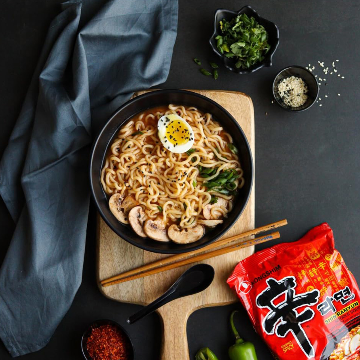 Picture of Nongshim Ramyun Korean Style Spicy Noodle Soup Instant Noodles (Pack of 5)