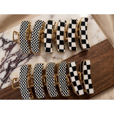 Picture of Super Quality Multicolour stylish Hair Clutcher for girls and women, Kakra, 1pcs