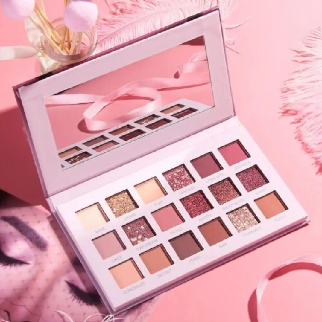 Picture of 18 Color  Eyeshadow Pallete Glitter Makeup Matte EyeShadow Makeup Pallete - Multicolor