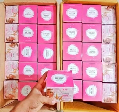 Picture of Queen Secret Emergency Whitening Cream - 300gm