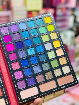 Picture of IGOODCO 82 Color Eyeshadow Palette 6 Blush & highlighter Combo Pallet