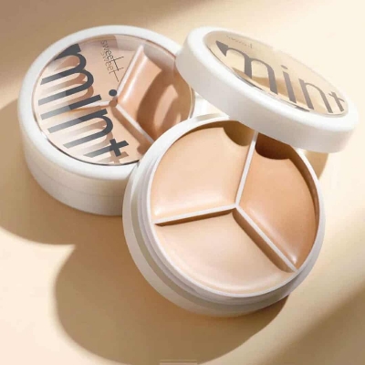Picture of Sweet Mint Conceal Tri -Colour Concealer Palette Of Covers Acne Marks Dark Circles