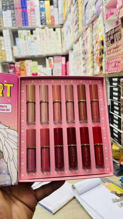 Picture of ROMCOM Angel Heart 12 Pcs Liquid Matte Lipstick Set