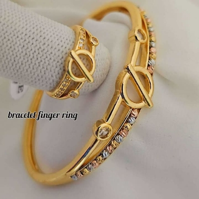 Picture of Original Gold Plated Xuping Brand Stylish Fashionable 3 tone Bracelet and Finger Ring Set for Womens & Girls