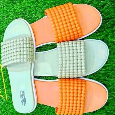 Picture of Womens Viral Flat Regular China Shoes 2024 New Fashionable Ladies Flat Slipper Sandals New Premium Sandal for Girls | Trending Slippers For woman
slipper Slides for Girls shoe for women China Slipper Juta Baschader Juta