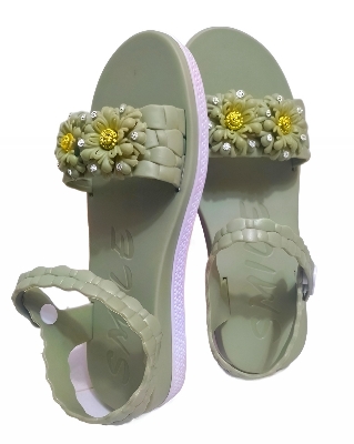 Picture of Womens Viral Flat Regular China Shoes 2024 New Fashionable Ladies Flat Slipper Sandals New Premium Rubber Sandal for Girls | Trending Slippers For woman