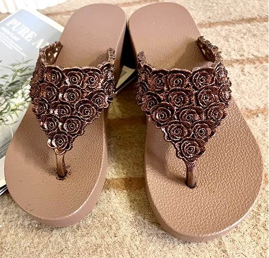 Picture of Slippers For Women Wearing Sloping Heels, Fashionable And Casual Summer Beach Shoes, Waterproof And Anti Slip Herringbone Indoor Slippers hill Shoes For Girl Sandal For Girl -(Color) Pink, Gold,Brawon Size Eu 36-40