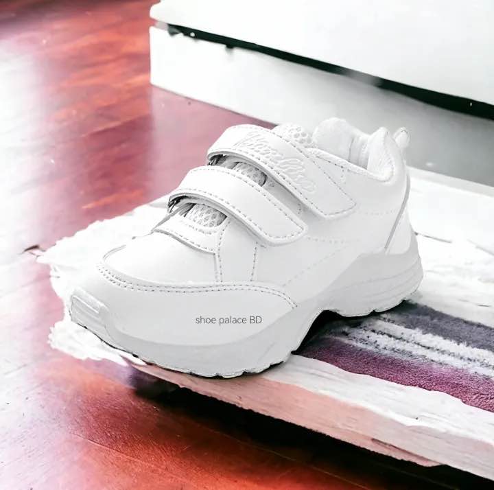 Picture of Comfortable Rubber Sole School Uniform Shoes for Boys - Casual Style White Sneakers