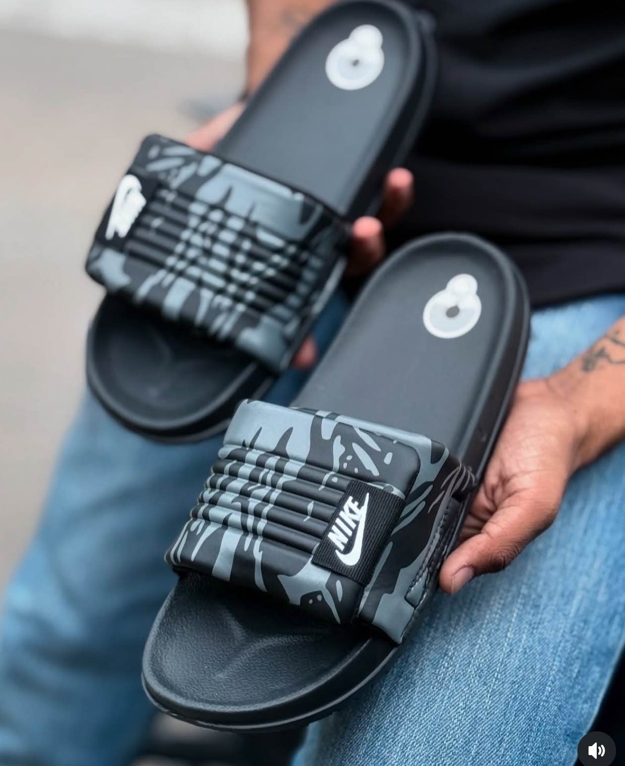 Picture of Stylish Rad Folding Nikee Printe Slides Slipper for Men TreadVibe