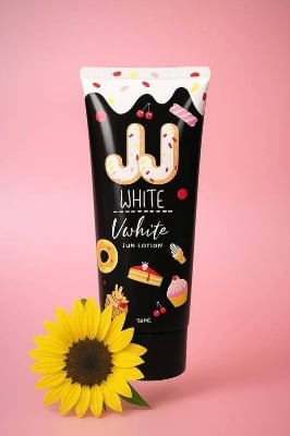 Picture of JJ White Body Sunscreen Brightening Lotion Tan Skin Serum SPF50+ PA+++ 70gসান লোশন spf50 pa ++