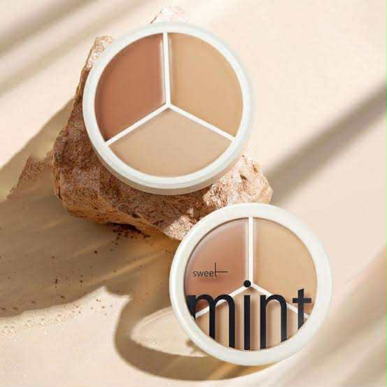 Picture of Sweet Mint Concealer Palette 3 Color Long lasting High Coverage concealer
