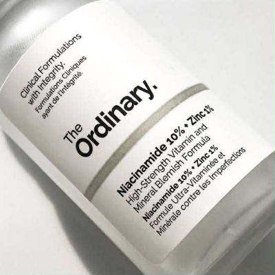 Picture of 𝐓𝐡𝐞 𝐎𝐫𝐝𝐢𝐧𝐚𝐫𝐲 𝐍𝐢𝐚𝐜𝐢𝐧𝐚𝐦𝐢𝐝𝐞 𝟏𝟎% + 𝐙𝐢𝐧𝐜 𝟏% (30ml)