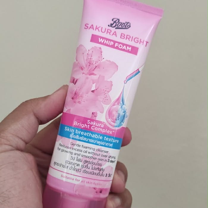 Picture of Boots Sakura Bright Whip Gentle Foaming Cleanser 100ml