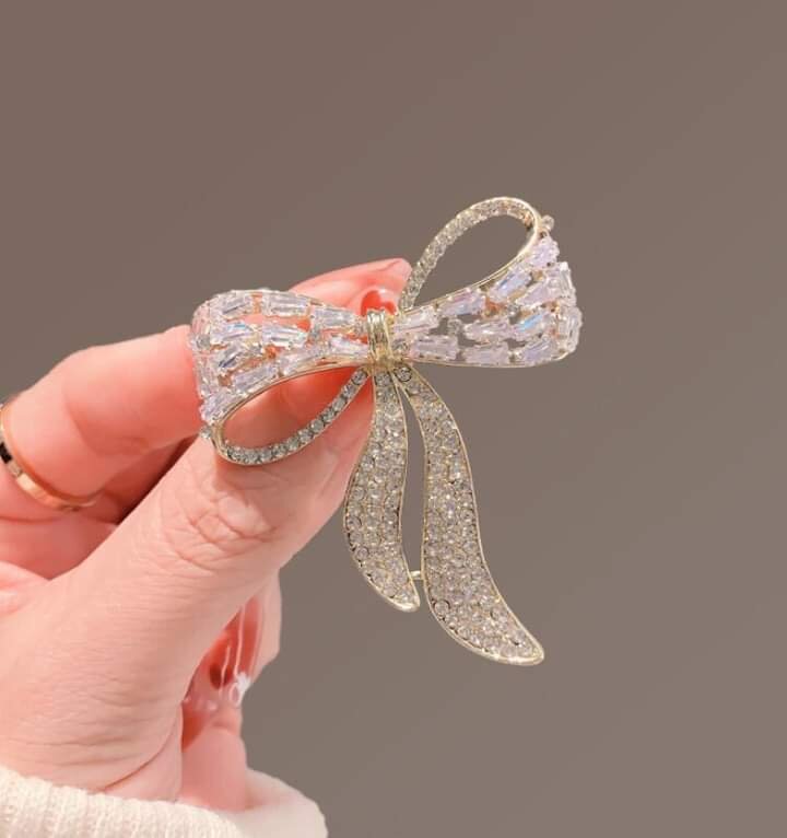 Picture of Bow Zircon Luxury Bow Brooch Hijab Safety Pin For Girls Women (Gold)