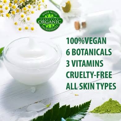 Picture of Feique Green Tea Vital Whitening Freckle Removing Cream 25gm