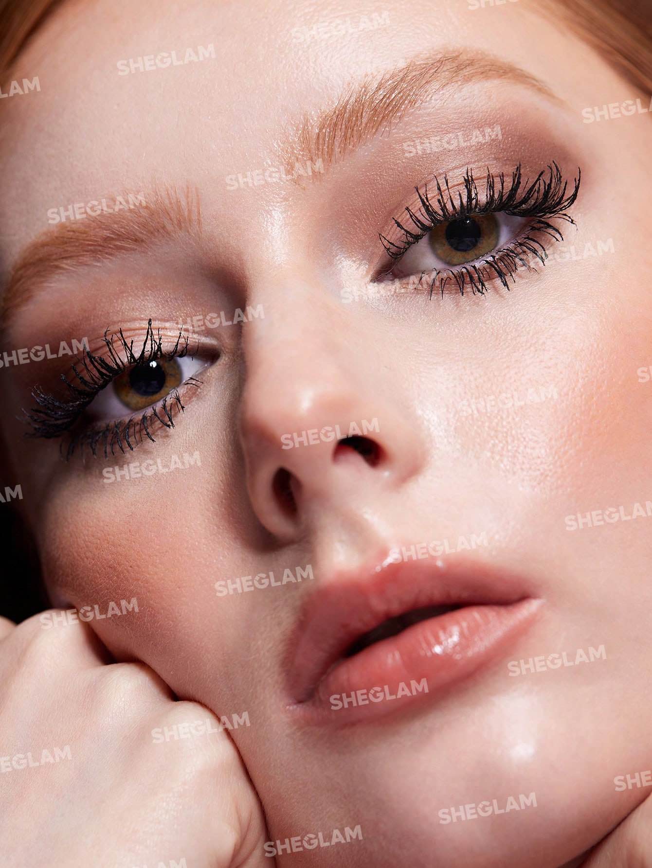 Picture of Sheglam Flutter Wink Volumizing Mascara