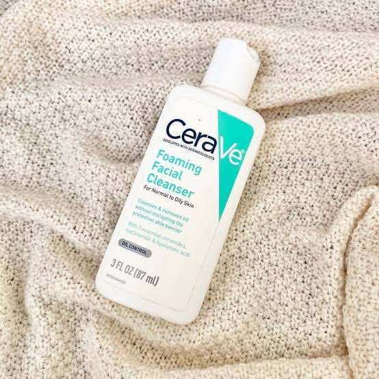 Picture of CeraVe Foaming Facial Cleanser For Normal To Oily Skin 87ml