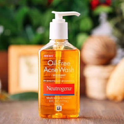 Picture of Neutrogena Oil-Free Acne Wash 177ml