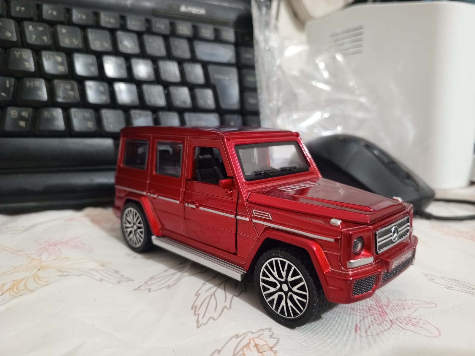 Picture of Red1:24 diecast alloy car mercedes benz die cast model g-class alloy toy car - Red